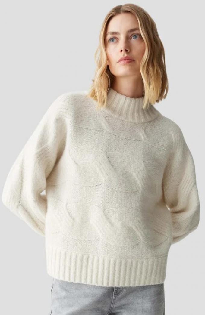 Witte gebreide trui met kabelmotief