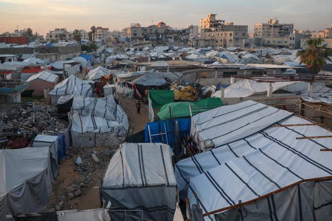 ‘Geen rode loper, wel een rode lijn: Italië en Duitsland moeten de opschorting van het associatieverdrag tussen de EU en Israël steunen’