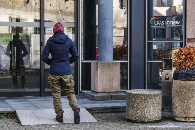 Les tribunaux du travail débordés par les recours de chômeurs exclus, “jusqu’à 15.000 à Liège”