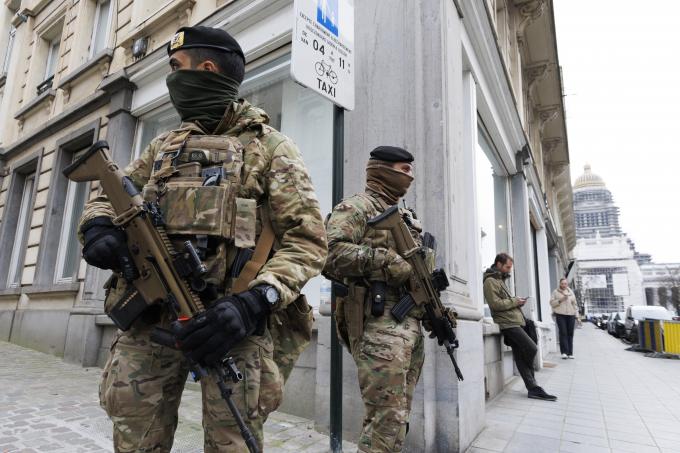 Des militaires bientôt déployés dans plusieurs lieux publics à Bruxelles