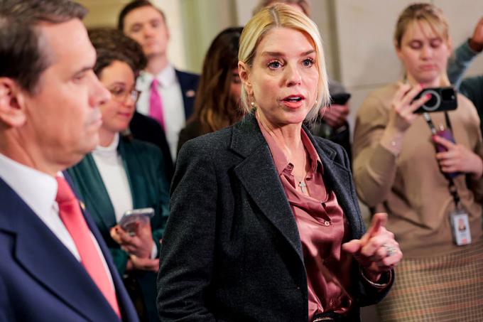 Amerikaans minister van Justitie Pam Bondi ontslagen