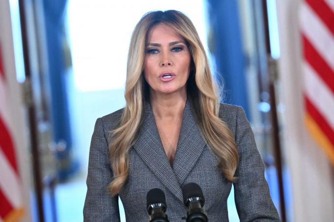 Melania Trump ontkent elke band met misdaden van Epstein