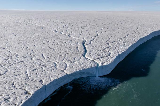 Noordpoolijs op laagste niveau ooit, oceaantemperaturen op weg naar record