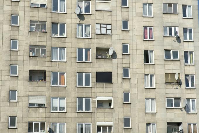 Environ 1 % des locataires concernés par une expulsion chaque année à Bruxelles : les femmes seraient davantage discriminées