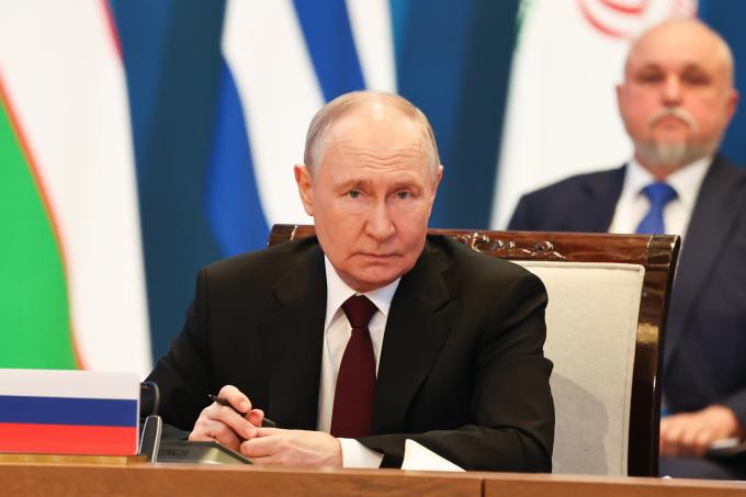 Attaques de drones à Saint-Pétersbourg, économie en berne, front ukrainien figé…: la mauvaise passe de Poutine