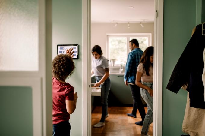 Caméras, boîtiers TV, électroménager : nouveaux terrains de jeu des IA hors de contrôle ?