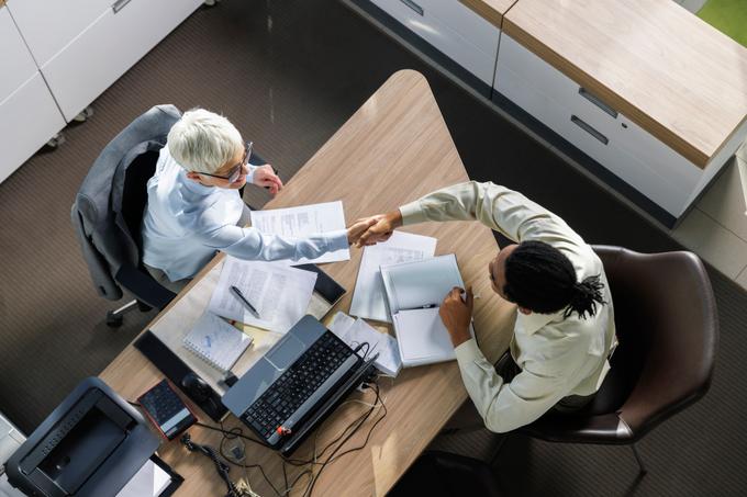 Le job-hopping a-t-il vécu ? Les travailleurs préfèrent désormais bouger… sans partir
