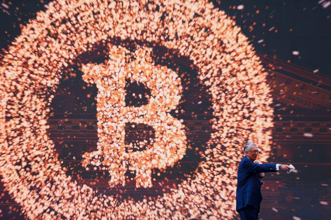 +25% en cinq jours : comment expliquer le fulgurant rebond du bitcoin ?