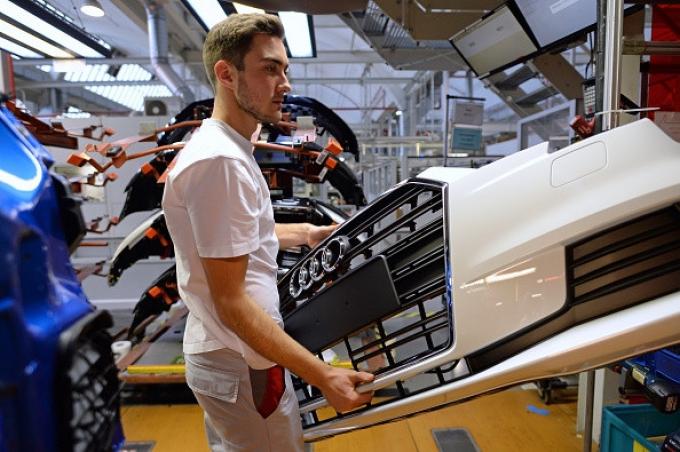 Comment l’extrême droite allemande veut profiter de la crise pour prendre pied dans les entreprises