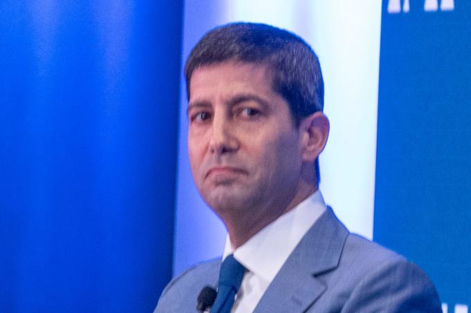 Kevin Warsh se hisse à une marche de la présidence de la Fed