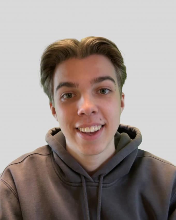 Politiquensemble : le média qui explique l’actualité aux jeunes sur TikTok et Instagram