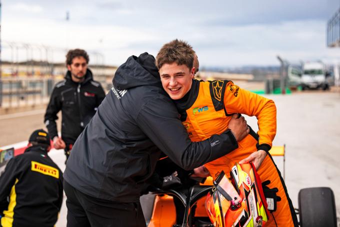 Dries Van Langendonck (15), het grootste Belgische racetalent in jaren: ‘Fuiven zeggen me niet veel, te veel drukte’