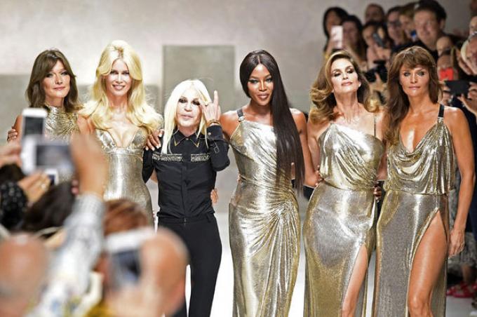 Claudia Schiffer, Naomi Campbell et Cindy Crawford, supermodels des années 90