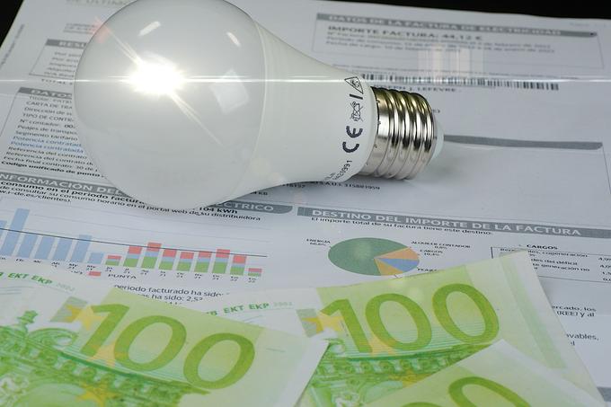 Voitures électriques, pompes à chaleur, transports en commun : quand les prix faussent les arbitrages des ménages
