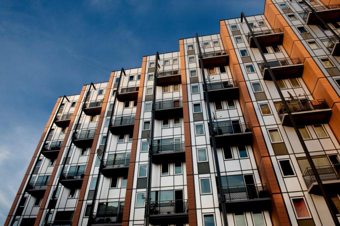 ‘Sociale woningen: een voorwaardelijk vangnet of garantie op een fundamenteel recht?’