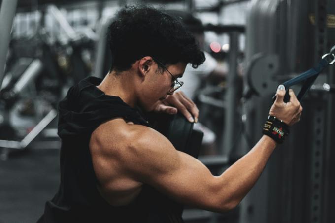 Voedingssupplementen voor een strakke sixpack? ‘Een halve liter chocolademelk na de training werkt even goed’