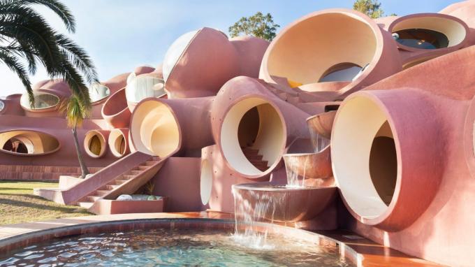 palais bulle pierre cardin