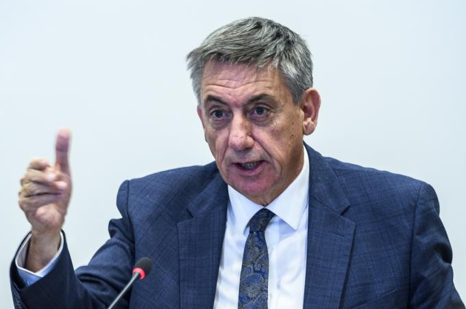 Pensions: voici comment Jan Jambon défend les conséquences de sa réforme