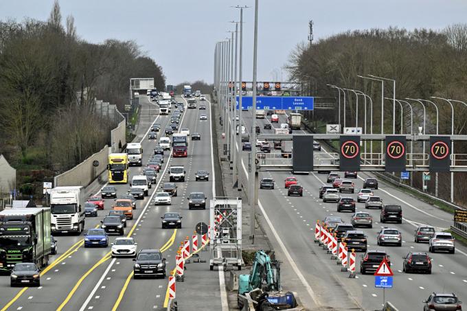 Thuiswerk, trager rijden én deelwagens: ‘Alle beetjes helpen in deze energiecrisis’