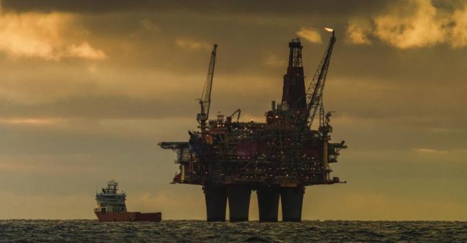 Le Brent frôle les 117 dollars