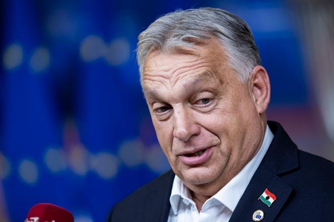 In de schaduw van Schuman: de campagnemachine van Viktor Orbán in Brussel