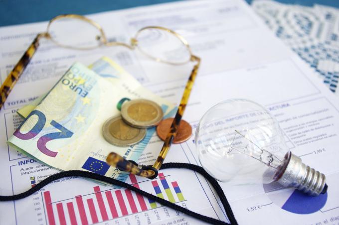 ‘Als er geen geld is voor steun tijdens een energiecrisis, waarom dan wel voor een belastingverlaging?’