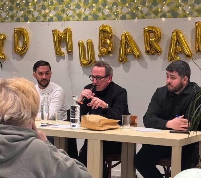 «C’est Boris qui, pour rigoler, l’a appelé “président”» : quand le MR organise une visite de Boris Dilliès avec un podcasteur qui défend le Hezbollah et l’ayatollah Khamenei