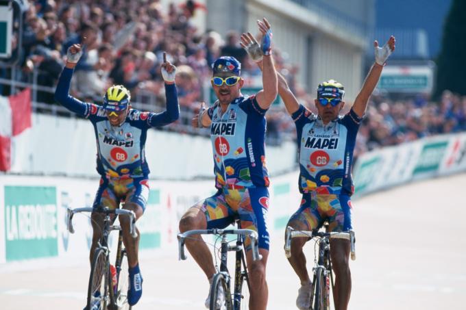Retro Parijs-Roubaix 1996: hoe Museeuw, Bortolami en Tafi samen wonnen, maar ook discussieerden
