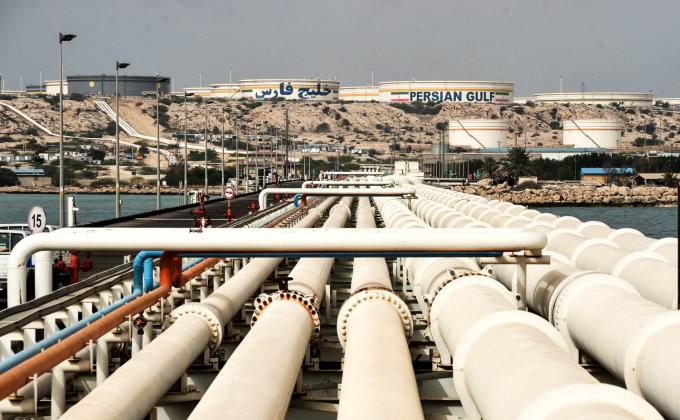 ‘Dé olieprijs bestaat niet’: wat bepaalt de prijs aan de pomp?