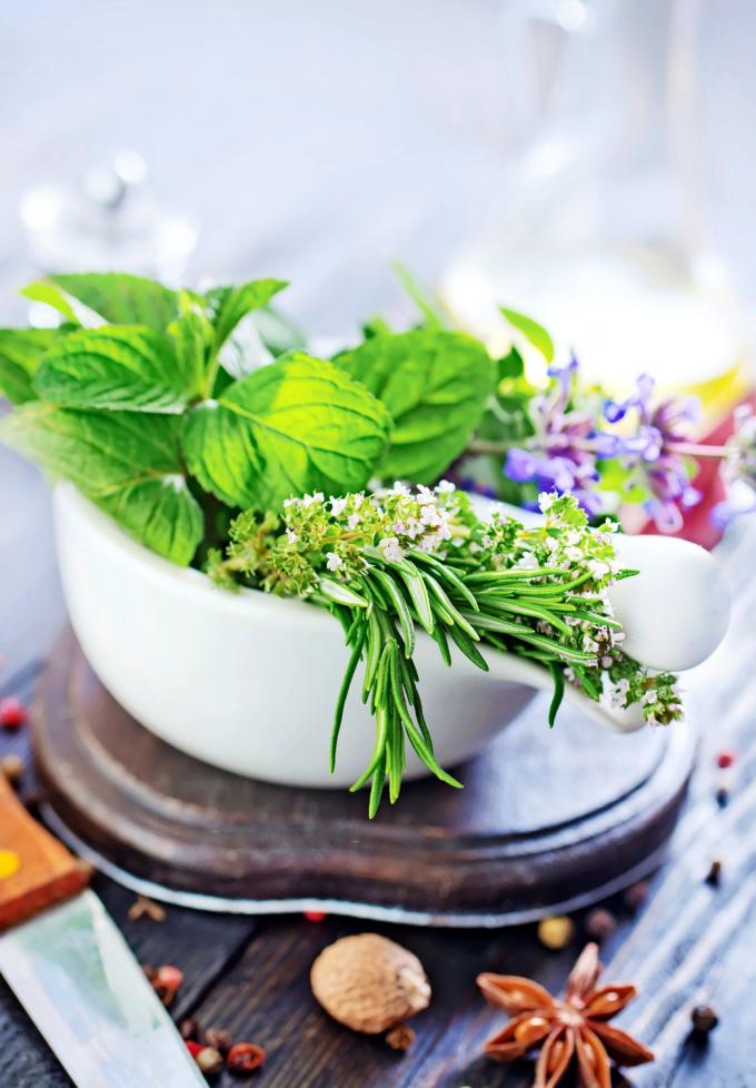 Par quoi et comment remplacer le sel en cuisine: perdre des habitudes et rester curieux