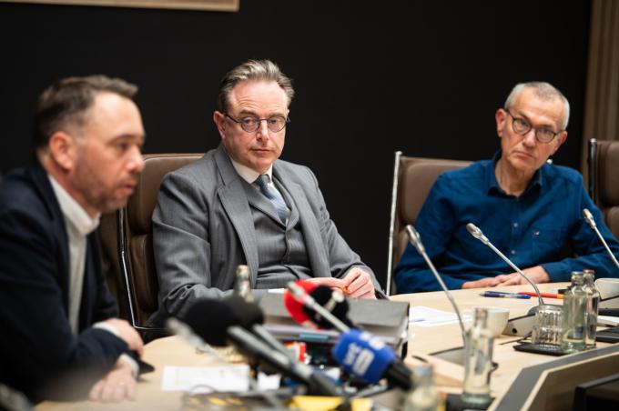 Des chèques-repas pour faire le plein, un forfait kilométrique ou une baisse d’impôts: l’Arizona entame un bras-de-fer sur l’énergie