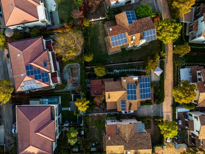 Et si Pékin coupait l’électricité des panneaux photovoltaïques à distance? Les risques réels des onduleurs chinois