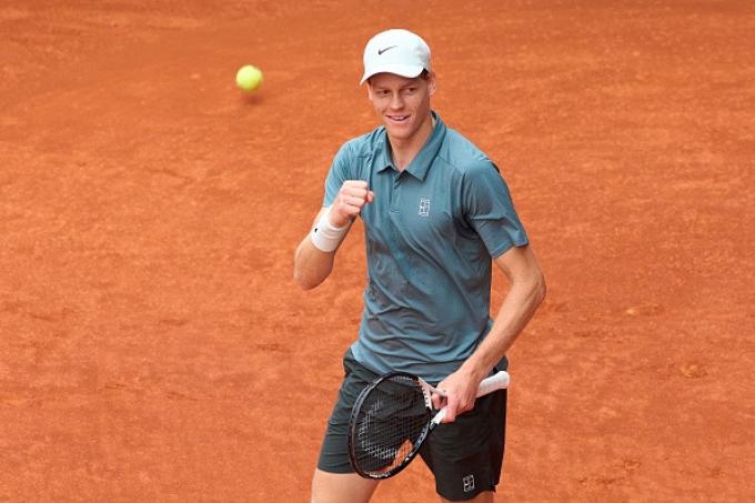Jannik Sinner est à deux tournois d’un exploit que même Nadal ou Federer n’ont pas réussi