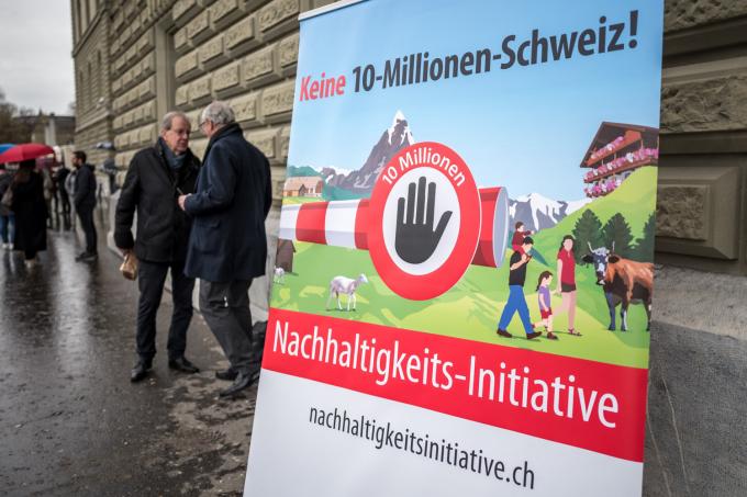 Maximaal 10 miljoen inwoners: Zwitsers stemmen over migratiestop