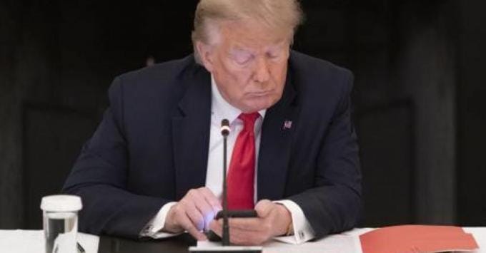 Image for the article: Datalek bij Trump Mobile legt privégegevens van 27.000 klanten op straat