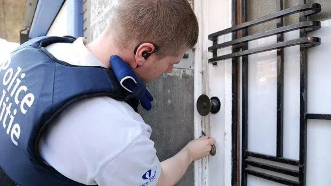 Visites domiciliaires: au moins 28 communes votent une motion de rejet, dont des bourgmestres MR et Engagés
