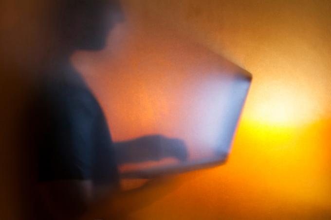 Image for the article: Bijna de helft van de Belgische kaderleden gebruikt stiekem AI op het werk