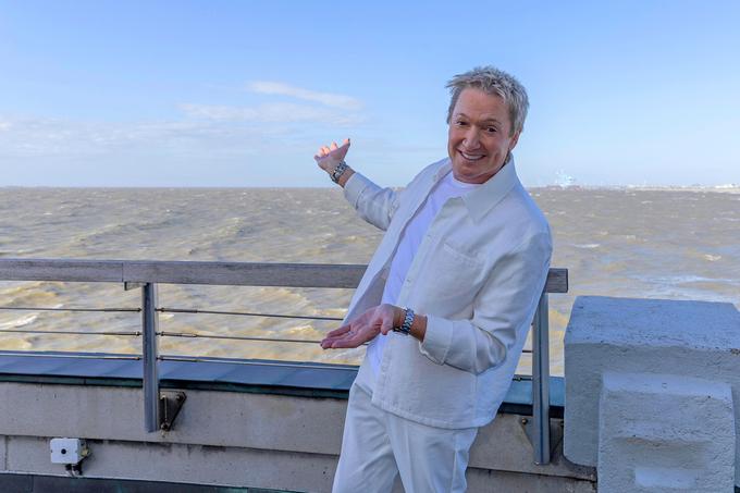 Bart Kaëll reaches the final of VRT Zomerhit
