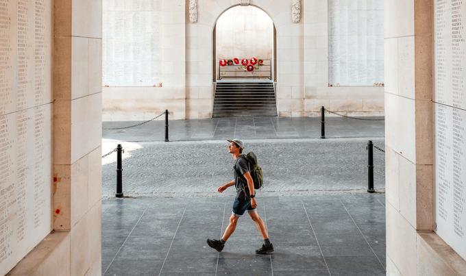 Volg de gouden klinknagels langs de highlights van Ieper