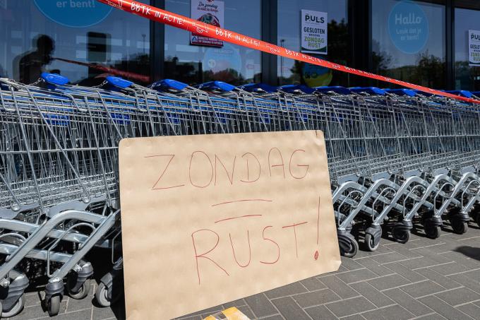Aldi-supermarkten open op zondag? Socioloog Ignace Glorieux pleit voor ‘uitrusten, rustig ontbijten en niksen’