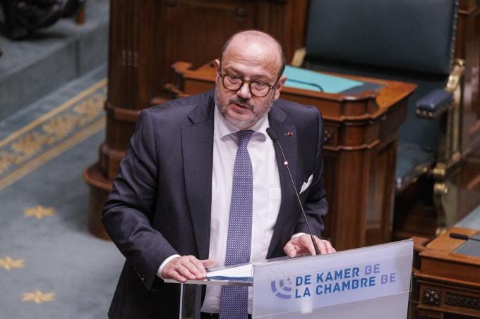 Bruxelles fusionnera ses zones de police en 2028, mais espère surtout plus d’argent du fédéral