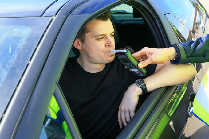Pris au volant en état d’ivresse? Il sera interdit