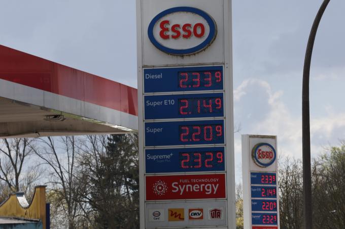 Pourquoi le gazole flambe plus que l’essence en Europe ?