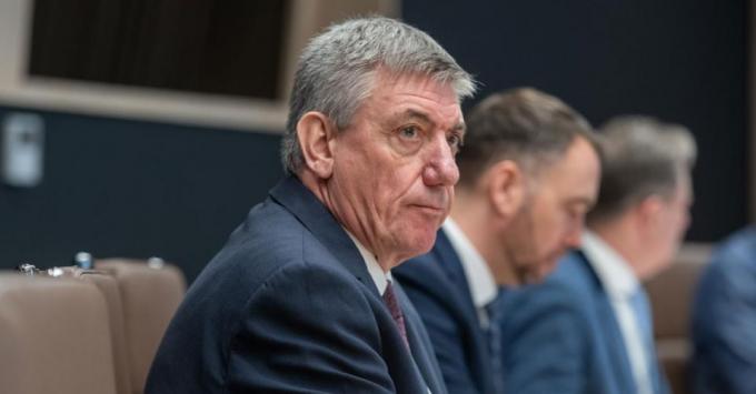 L’absentéisme recule pour la première fois en 25 ans, sauf chez les plus de 65 ans : “Cela coïncide avec le relèvement de l’âge de la pension”