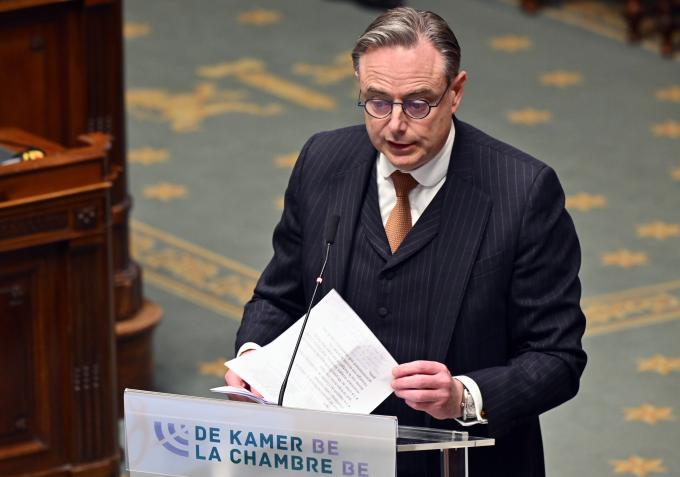 Le troupeau de “chameaux qui puent” conduit-il l’Arizona en plein désert budgétaire ?