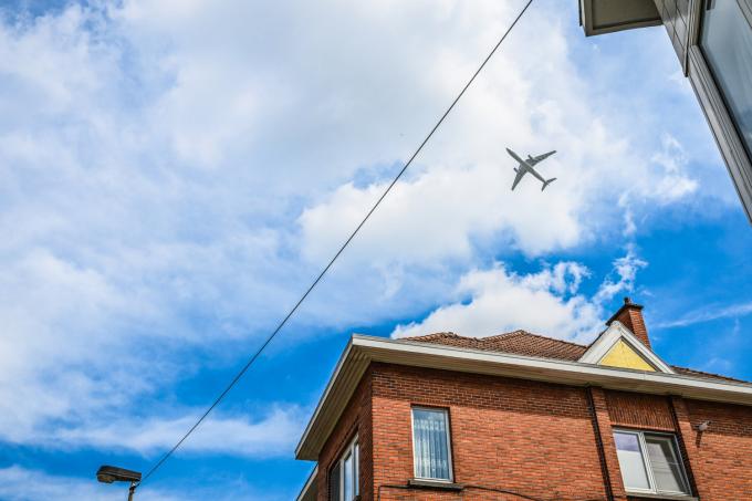 Vliegtuiglawaai in Brussel: ‘De statistieken verbergen dat wij tot 40 keer per nacht uit onze slaap gerukt worden’