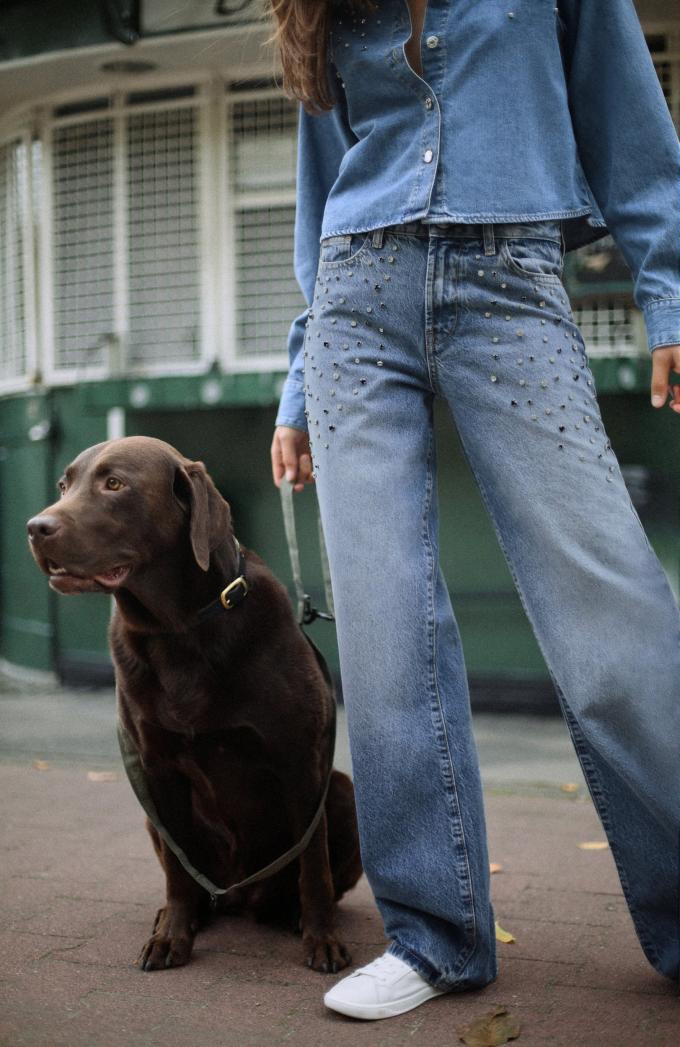 Wijde jeans met steentjes