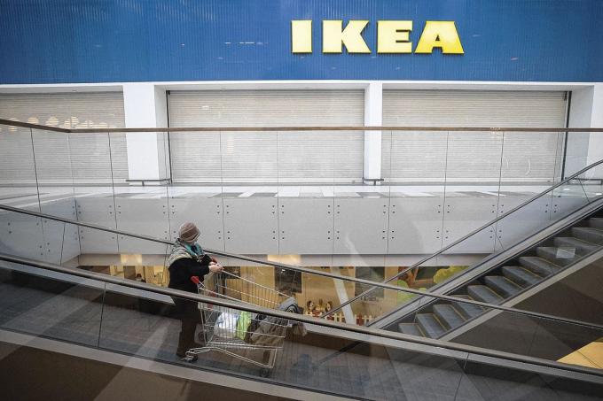 Ikea Belgique refuse d’embaucher: le pari de la productivité face aux grèves