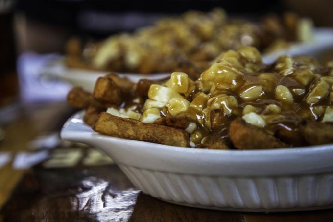 poutine recette canadienne