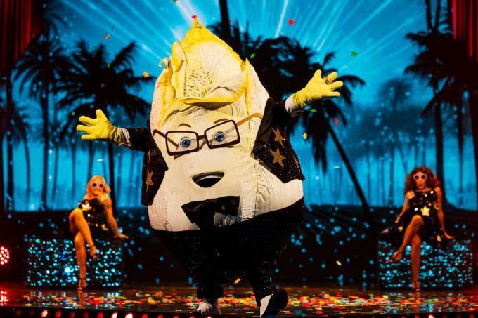 Wie kroop in het kostuum van Mister Whitlove?